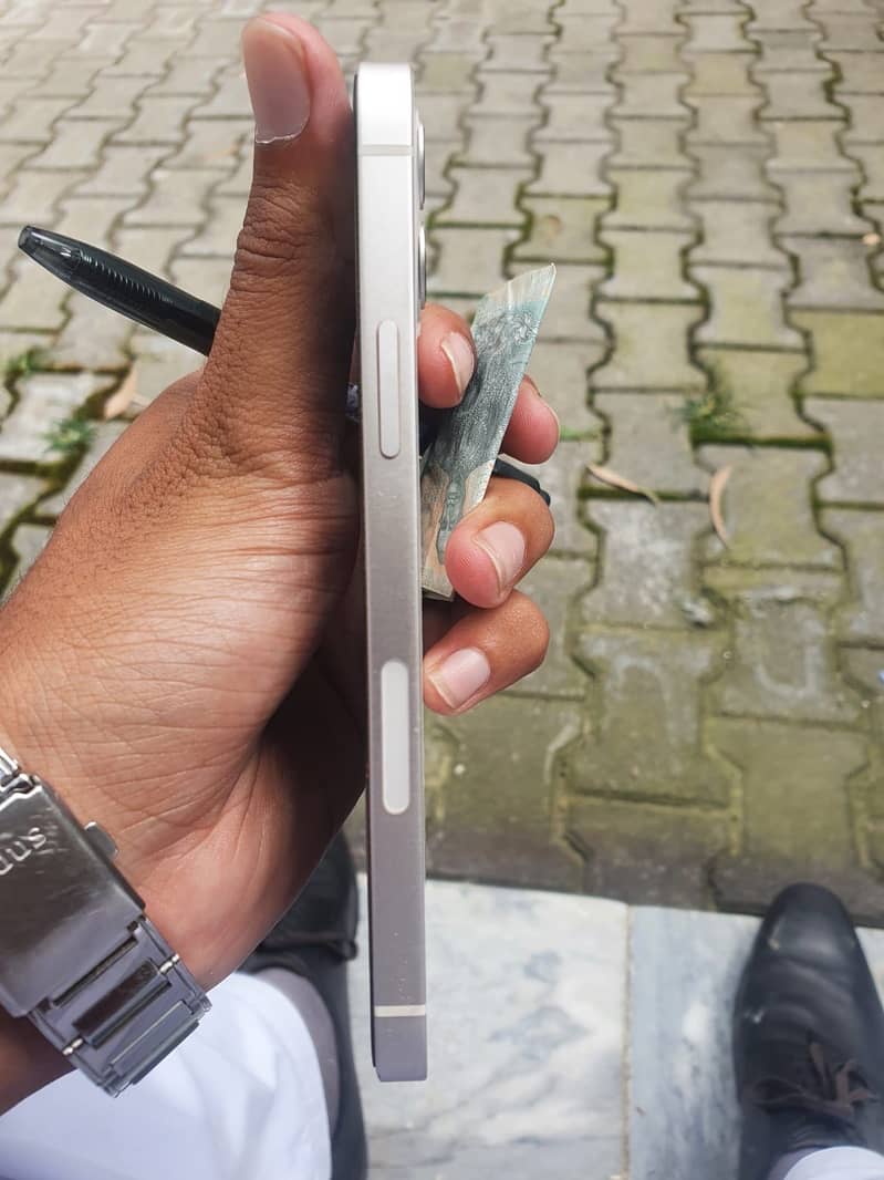 Apple iPhone 12 mini 4