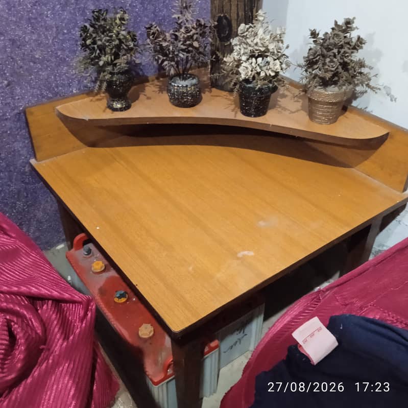table for corner  for decoration 3