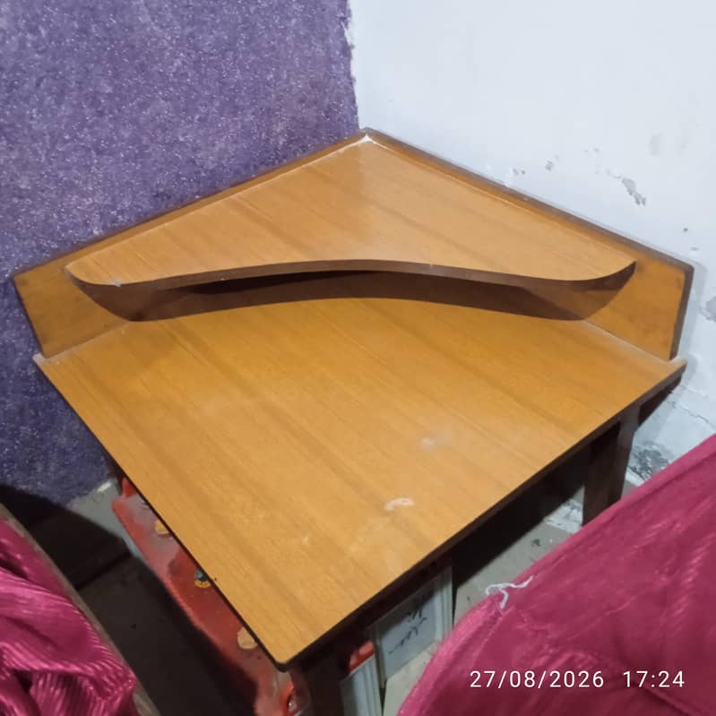 table for corner  for decoration 5