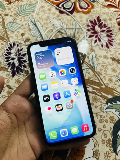 iPhone 11 64GB factory unlock Non PTA
