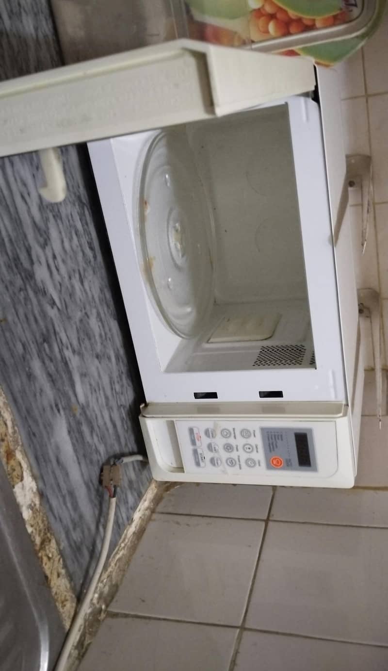 Dawlance Microwave 1