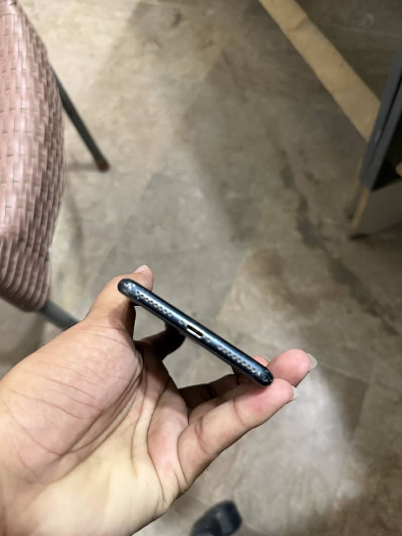 Apple iPhone 7 Plus 2
