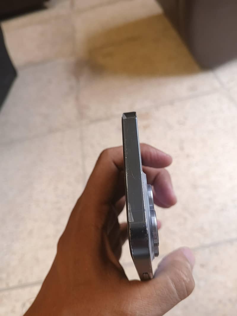Apple iPhone 13 Pro Max 8