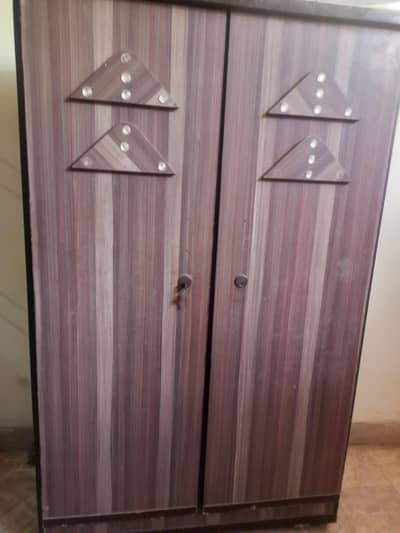 Almari urgent sale