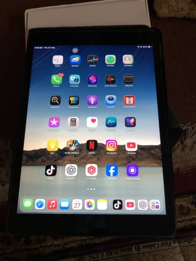 Ipad 9 generation full box urgent sell