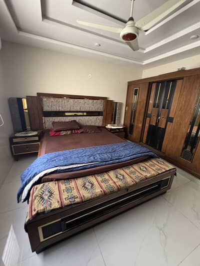 Full-bedroom set. King size