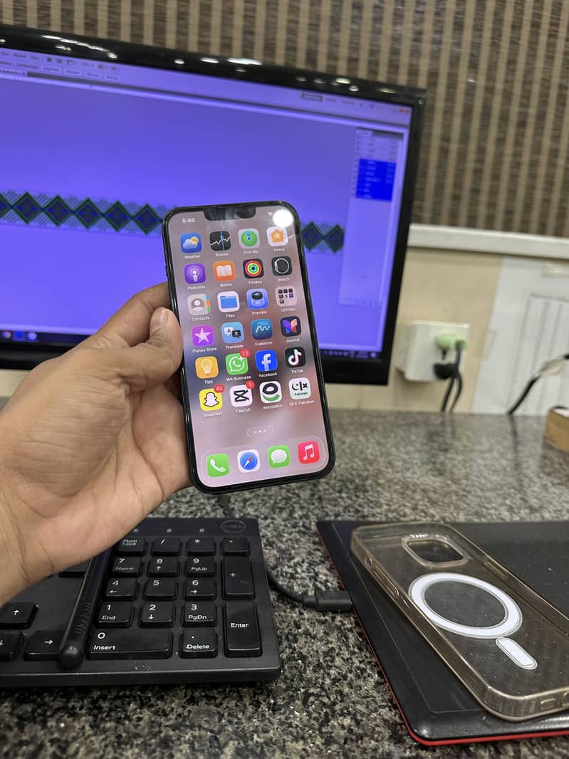 Apple iPhone 13 3