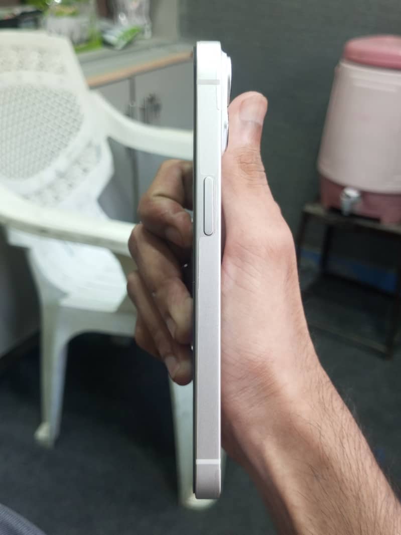 Apple iPhone 14 2