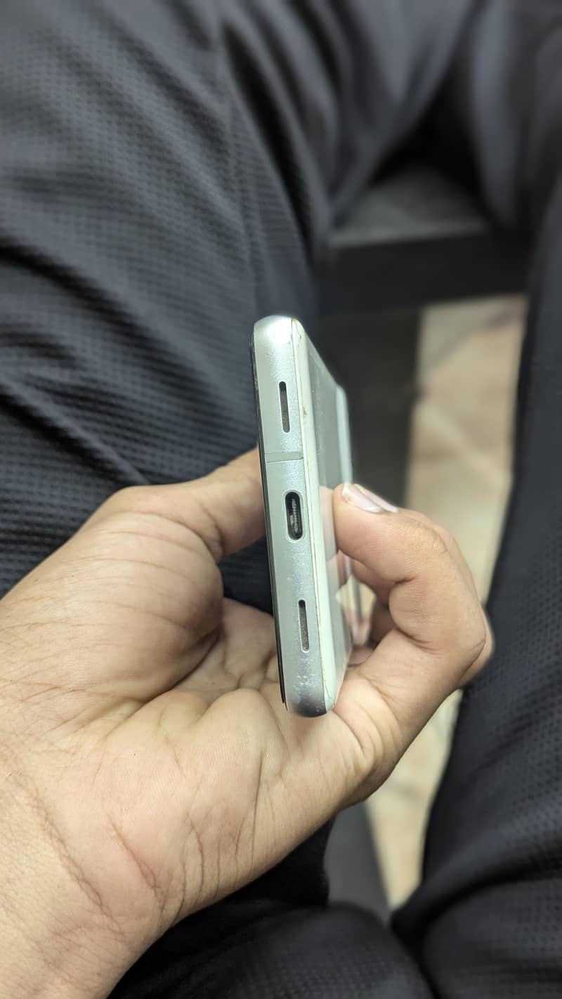 Google Pixel 7a 3