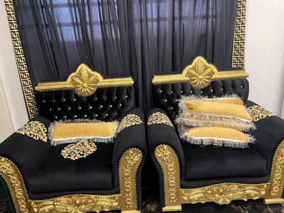 7 seaters sofa with center Table