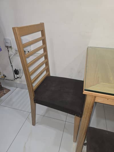 Dinning table of 6 for sale