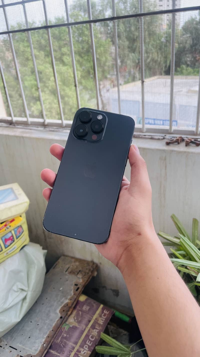 Apple iPhone 14 Pro Max 4