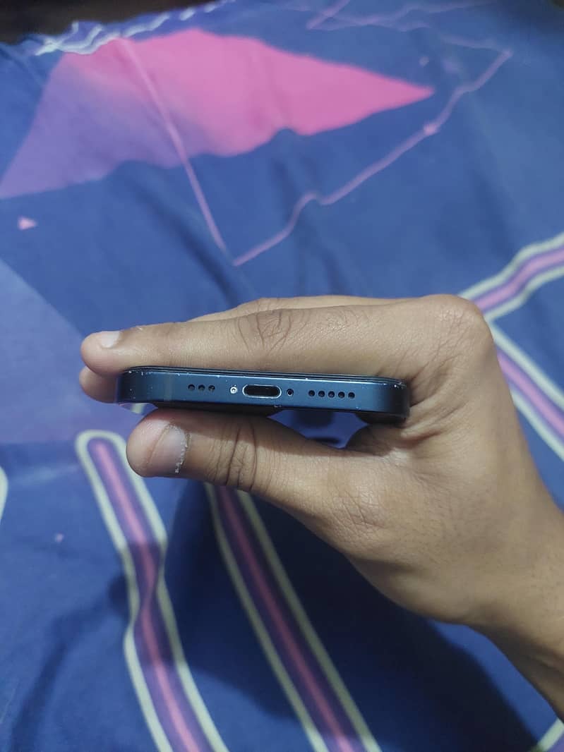 Apple iPhone 12 3
