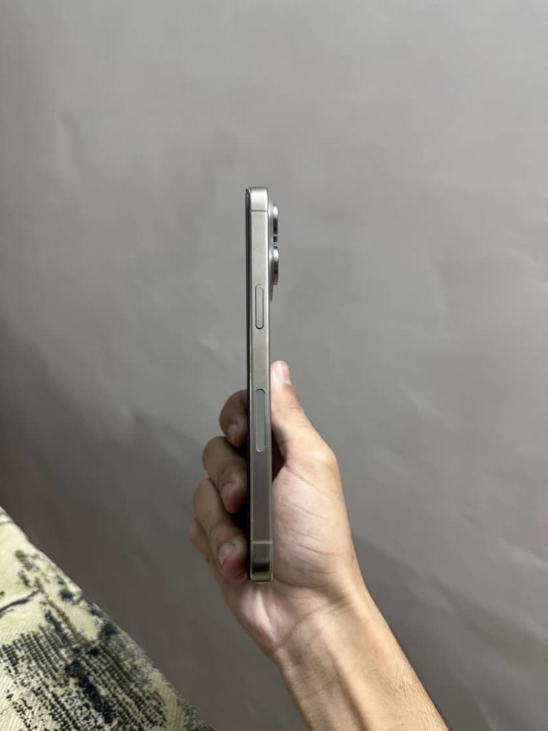Apple iPhone 15 Pro Max 5