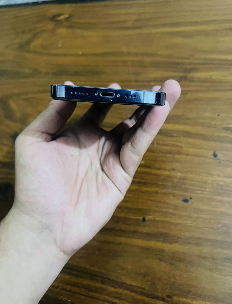 Apple iPhone 13 Pro 2