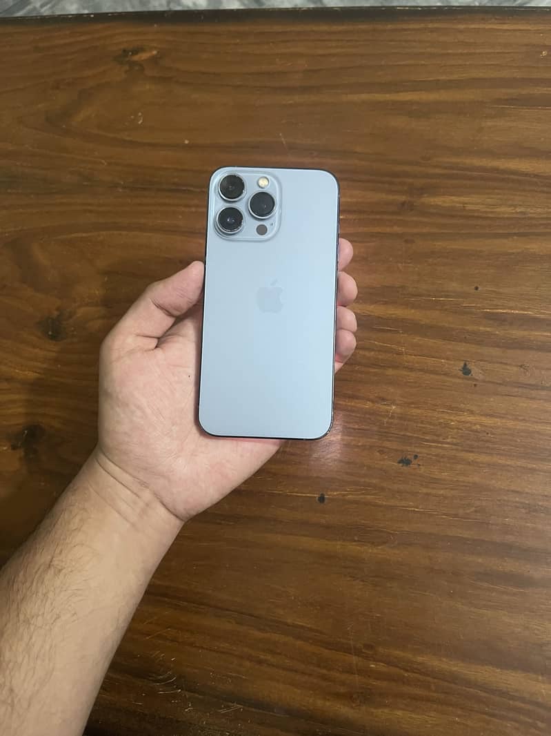 Apple iPhone 13 Pro 3