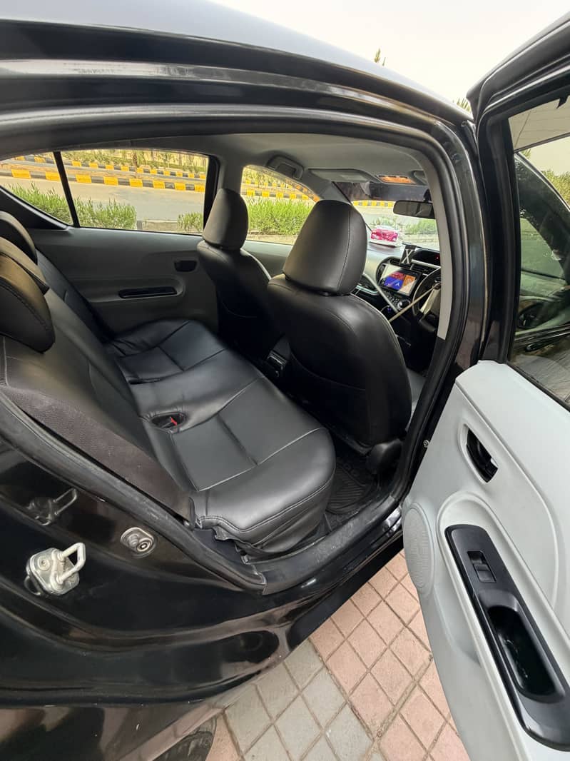Toyota Aqua 2012 5