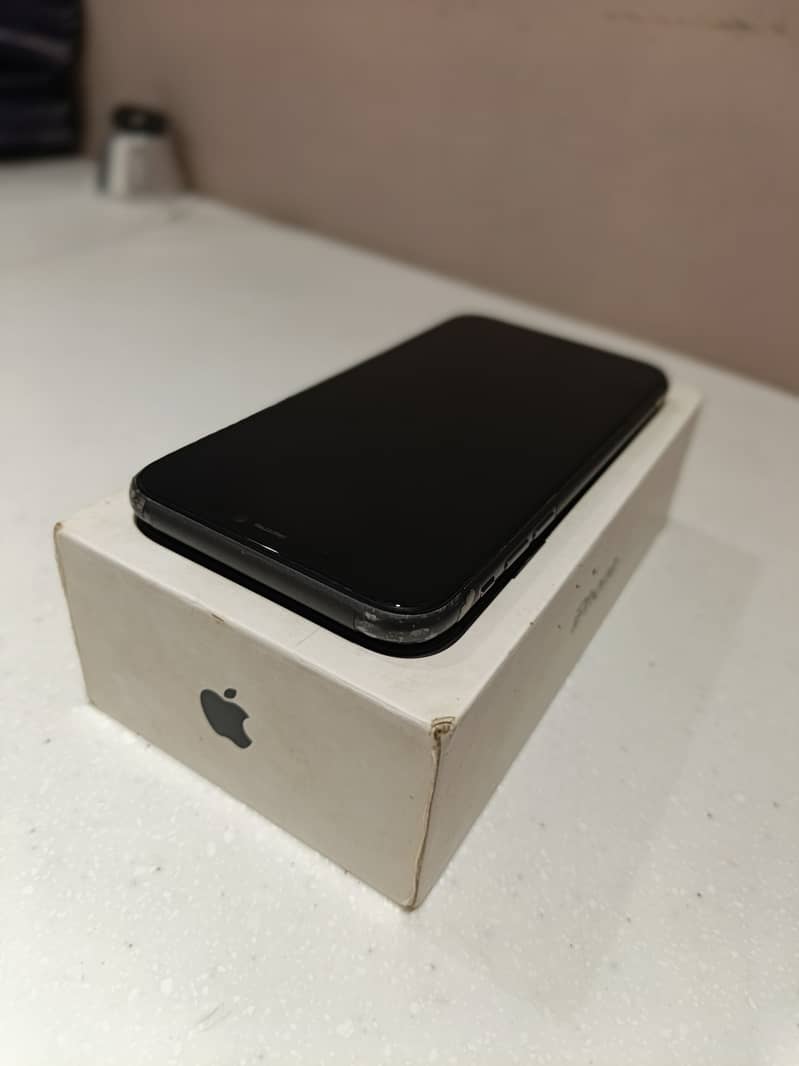 Apple iPhone 11 3