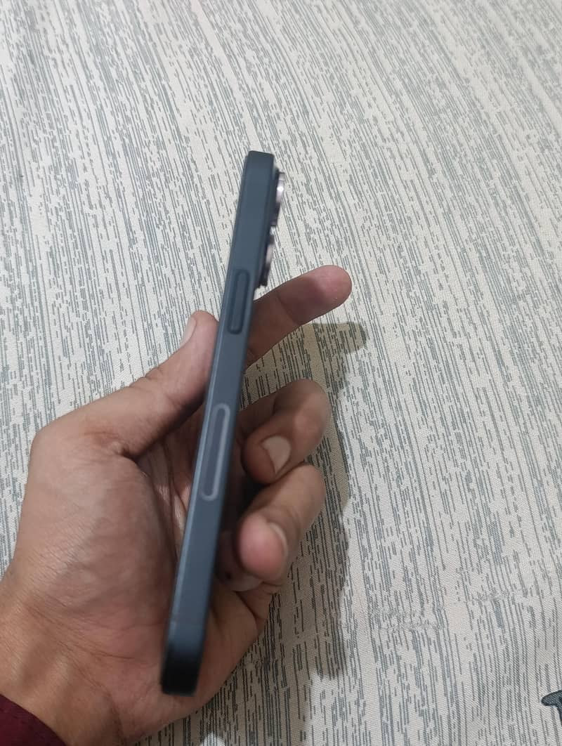 Apple iPhone 14 3