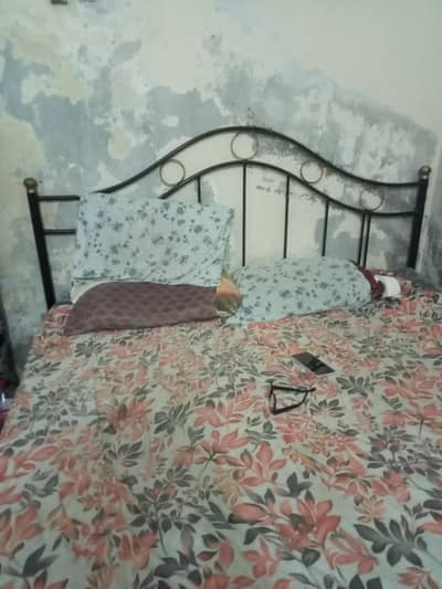 iron double bed