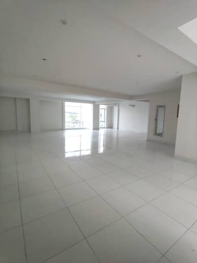 BRAND NEW OFFICE FOR RENT IN DHA 6 ( ITTIHAD STREET )