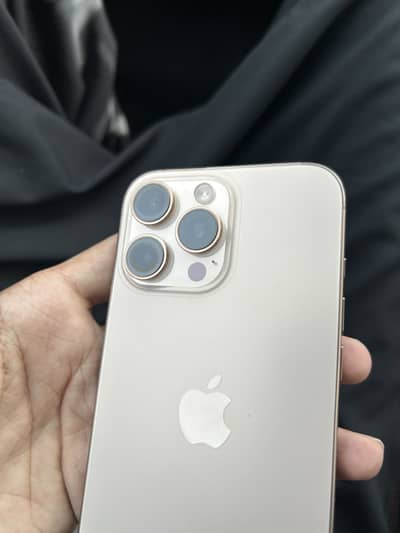 Apple iPhone 16 Pro Max
