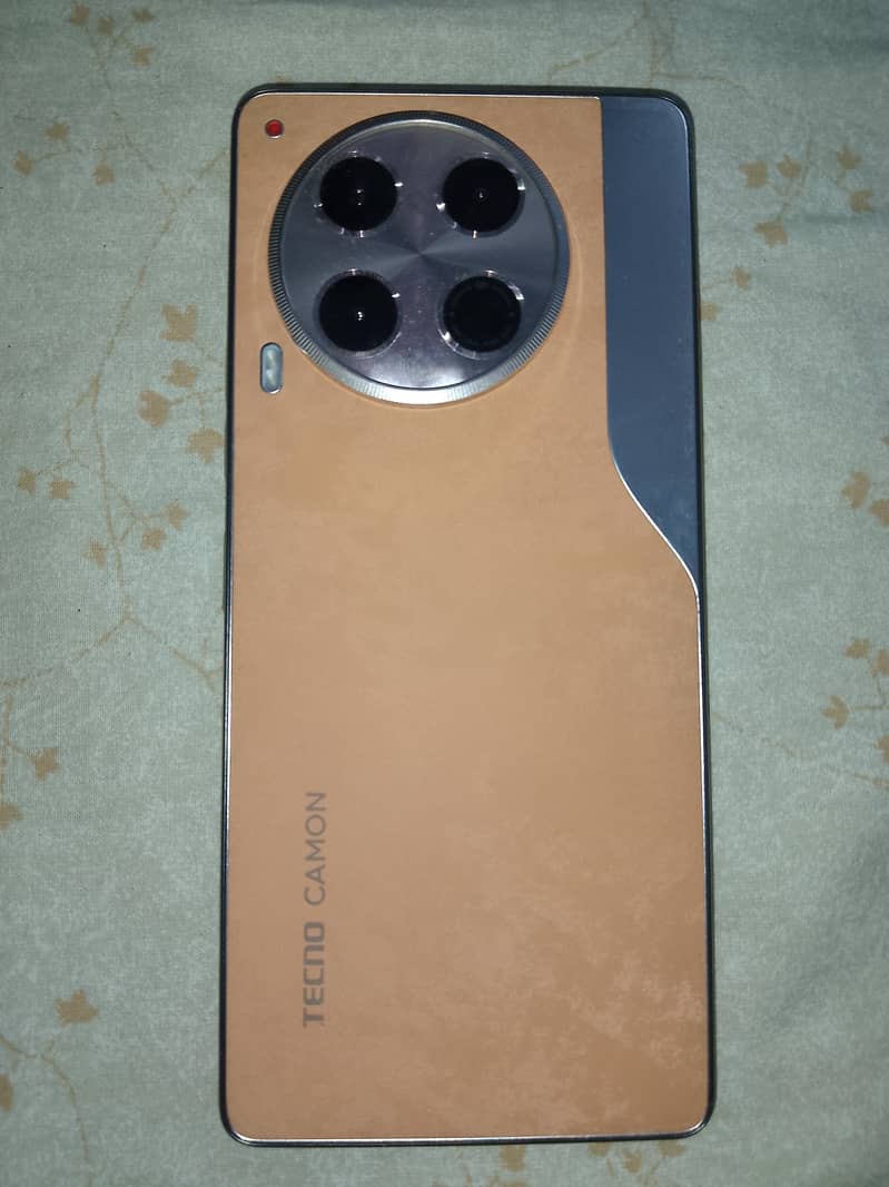 Tecno CAMON 30 0