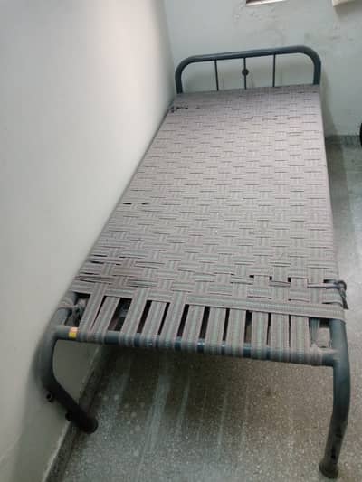 Single iron bed