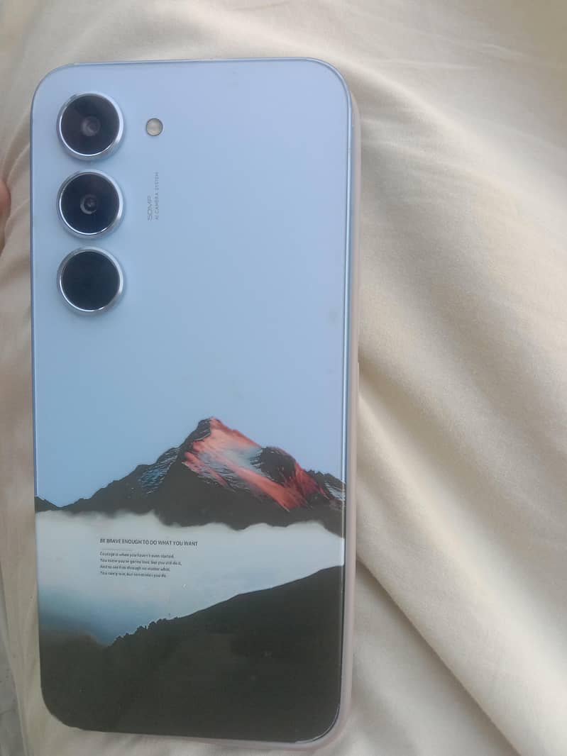 Tecno Spark 40 Pro 0