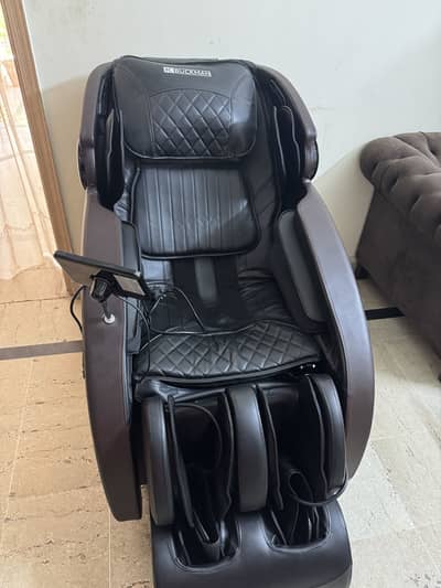 JC Bucknan Massage Chair – Brand New Condition