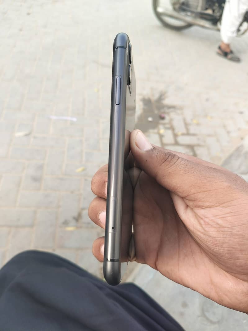Apple iPhone 11 2