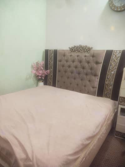 used furniture h hose shifting ki waja se sell krrhe h urjent
