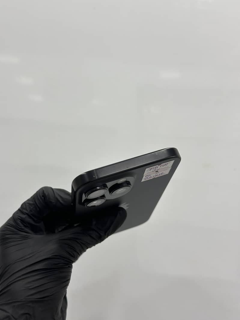 Apple iPhone 16 Pro Max 4