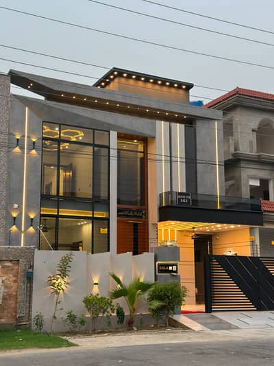 10 Marla Luxury House available for Sale
