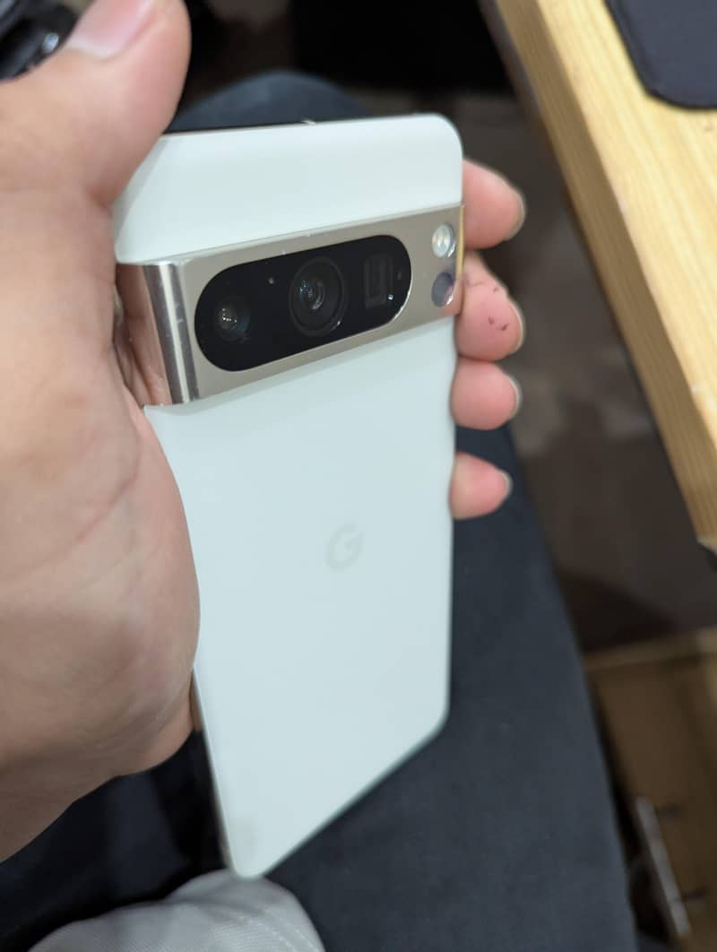 Google Pixel 8 Pro 2