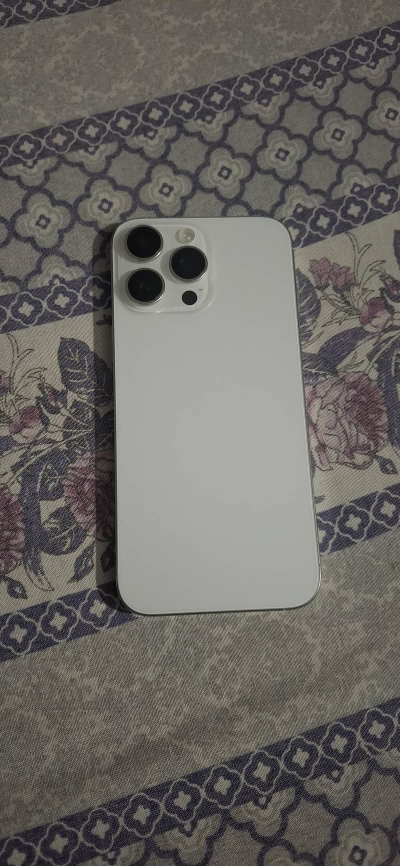 Apple iPhone 16 Pro Max 0
