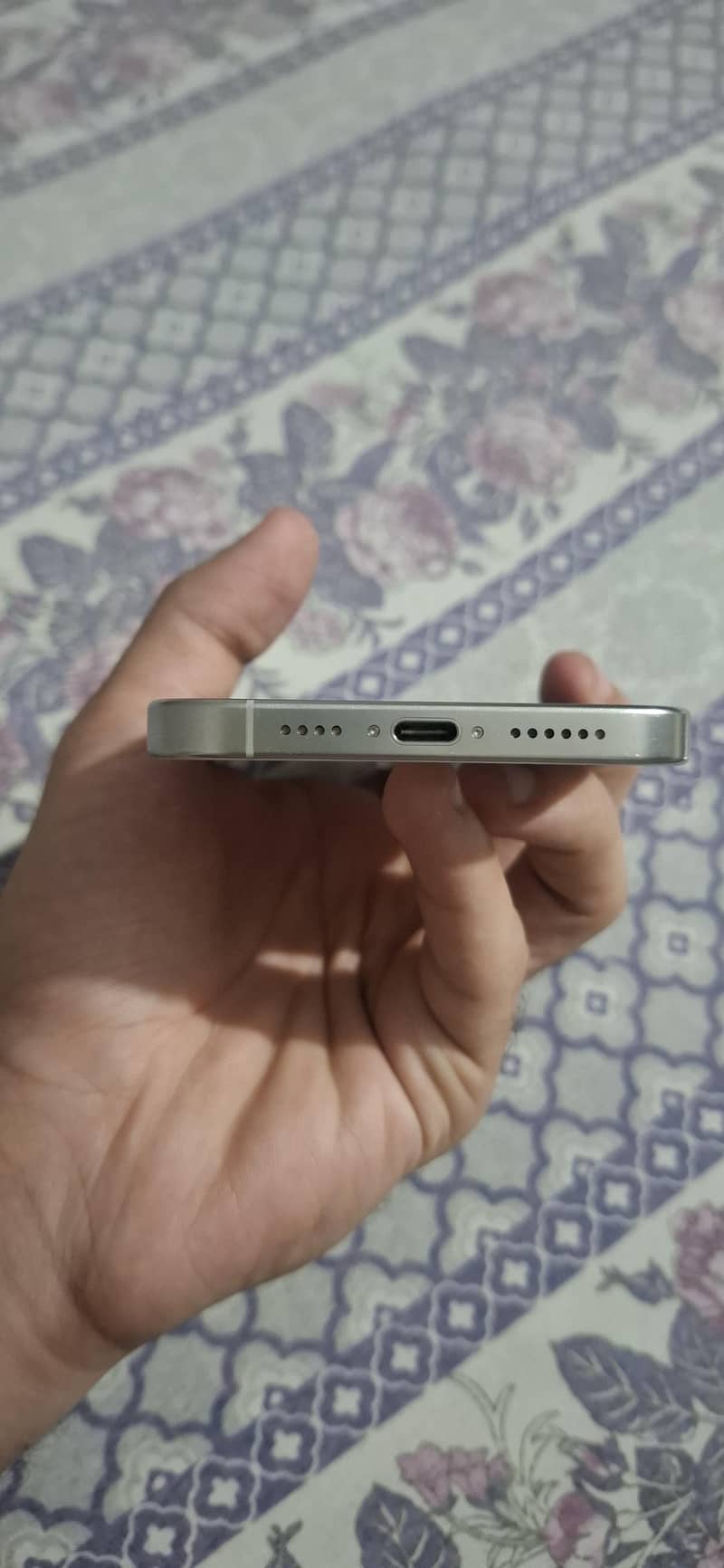 Apple iPhone 16 Pro Max 4