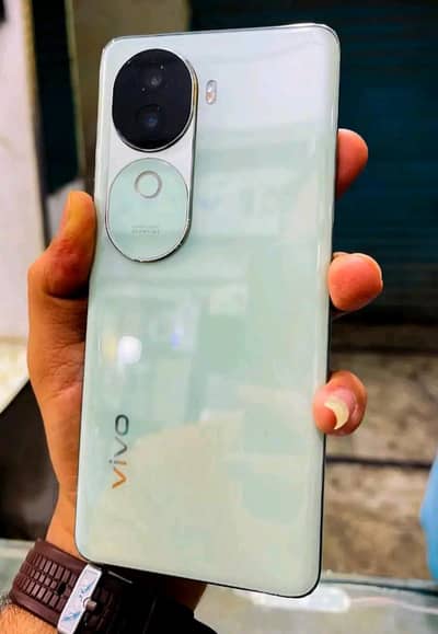 Vivo V40e