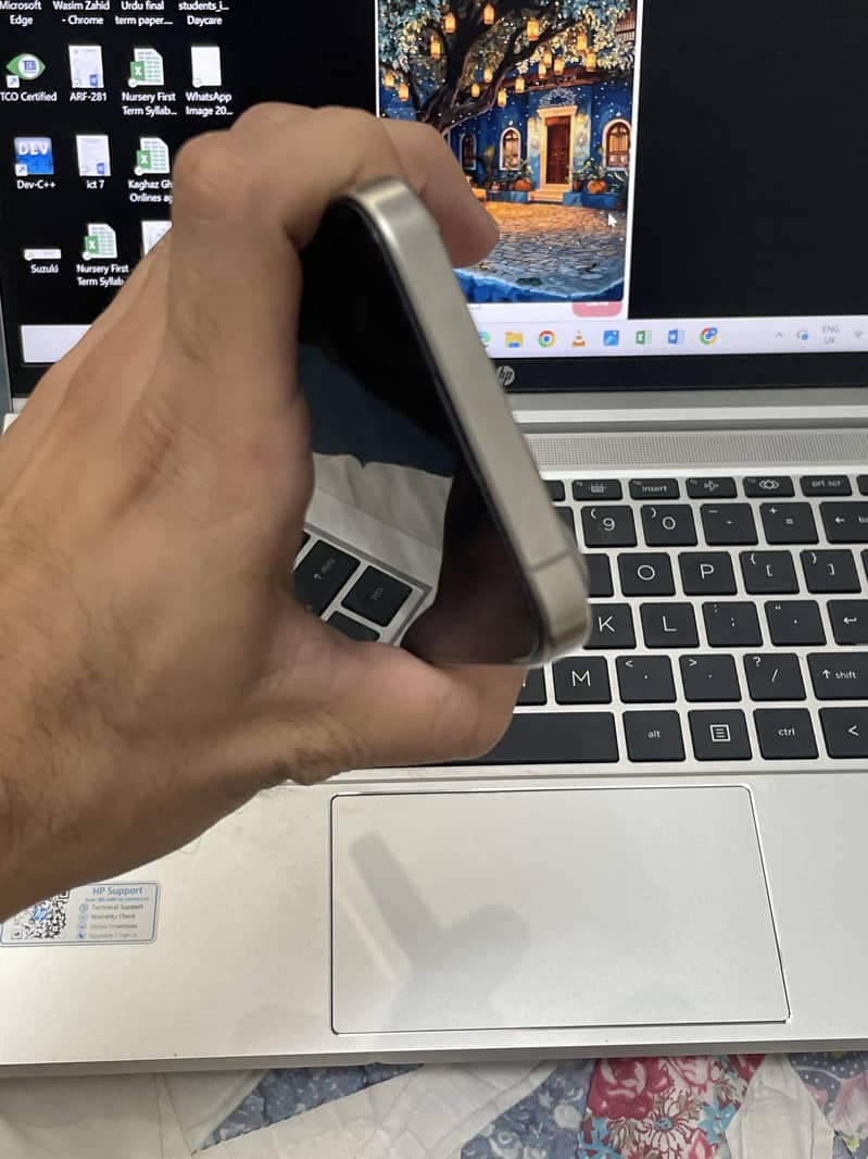 iPhone 15 Pro Max 5