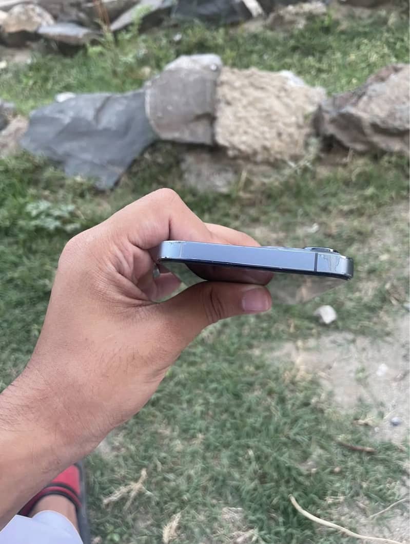 Apple iPhone 13 Pro Max 6