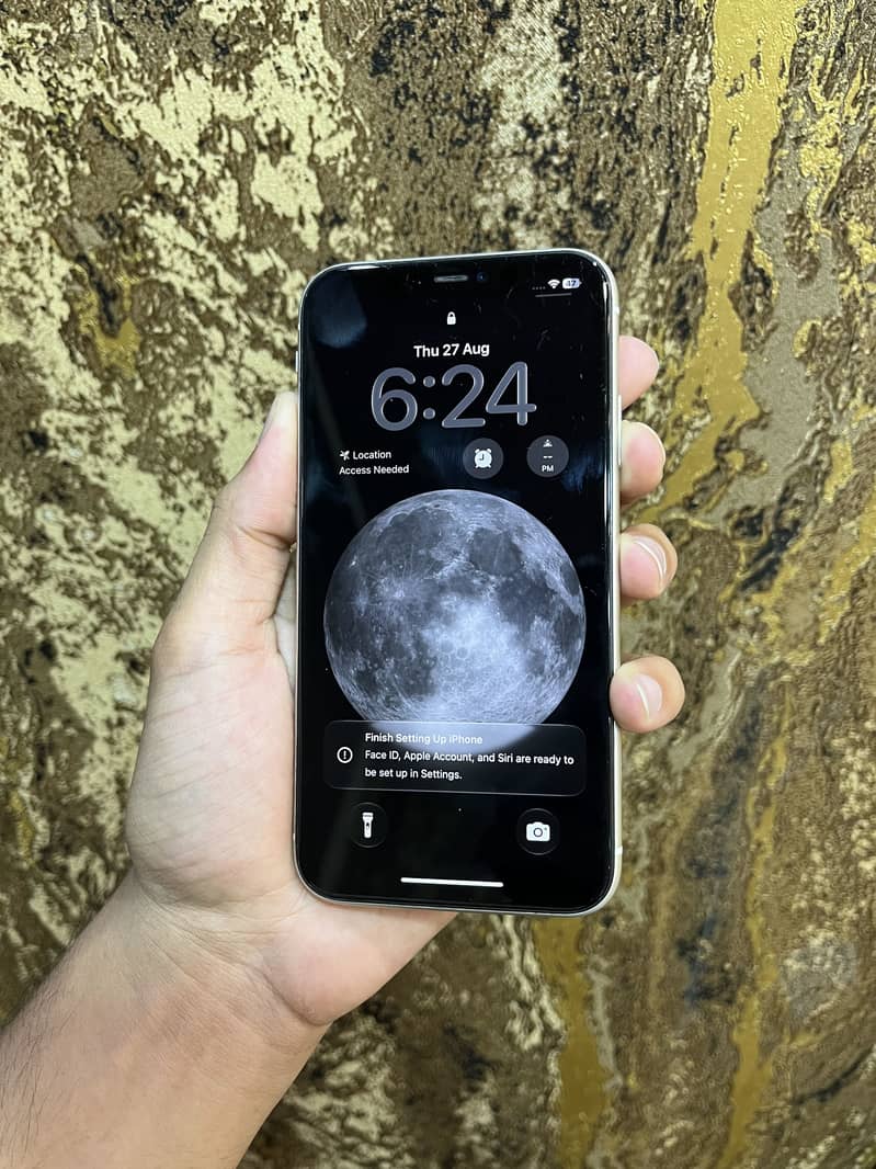 Apple iPhone 11 4