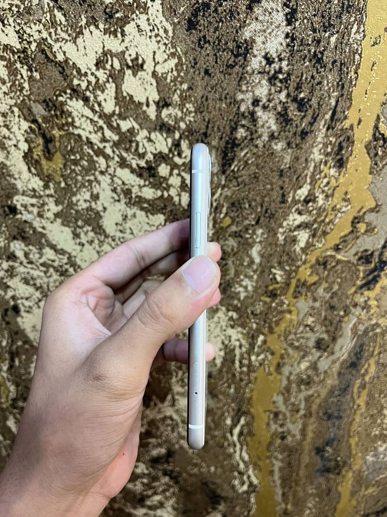Apple iPhone 11 5