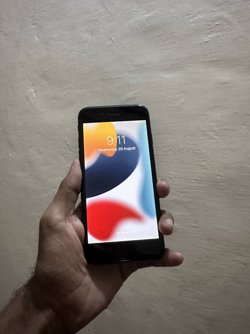 Apple iPhone 7 0