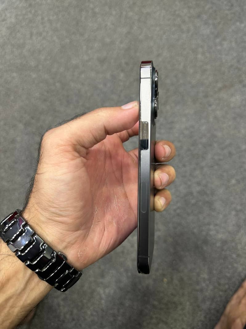 Apple iPhone 13 Pro 3