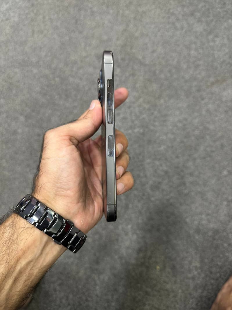 Apple iPhone 13 Pro 4