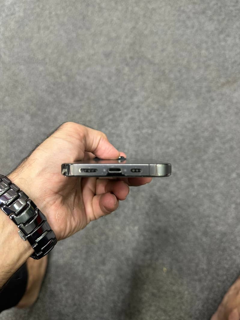 Apple iPhone 13 Pro 6