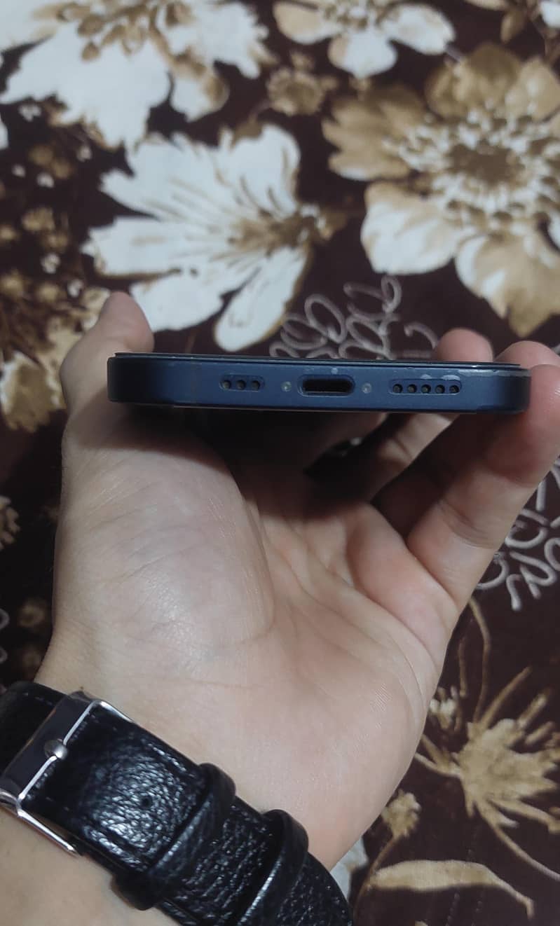 Apple iPhone 12 2