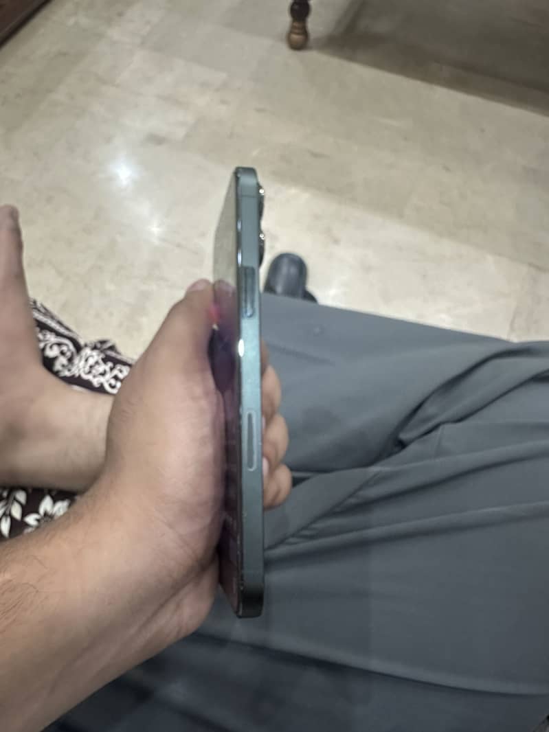 Apple iPhone 13 Pro Max 4