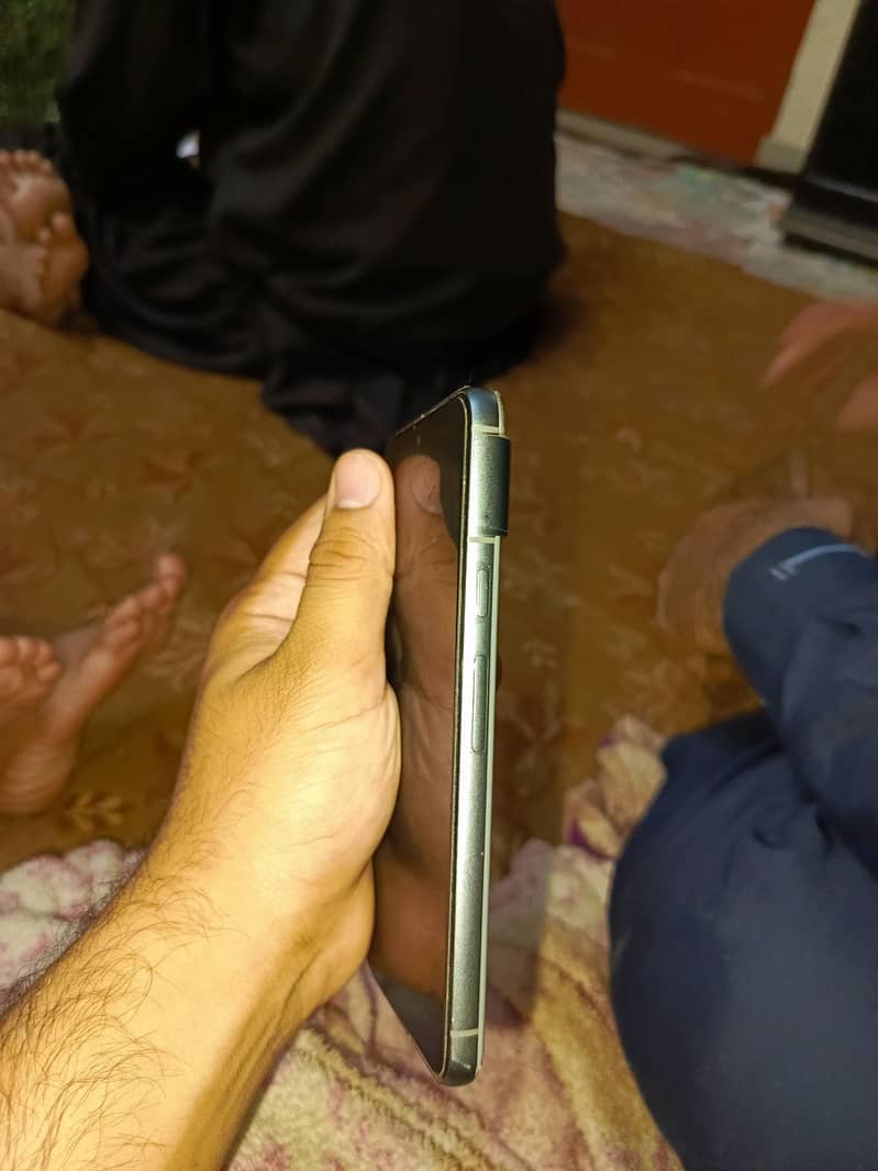 Google Pixel 8 5