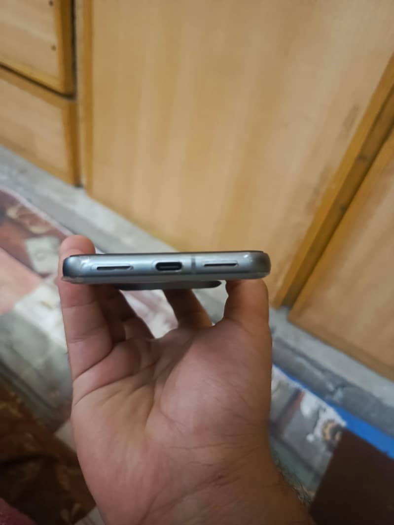 Google Pixel 8 6